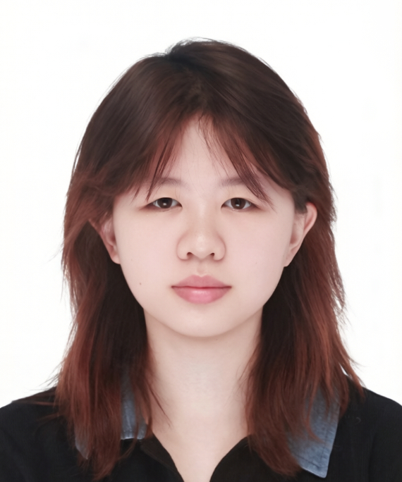冷语欣证件照